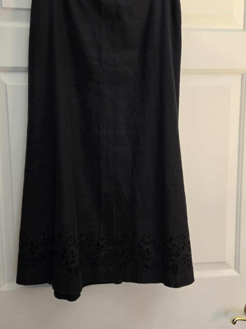 Talbots Black Midi SKIRT with Laser-Cut Floral Hem